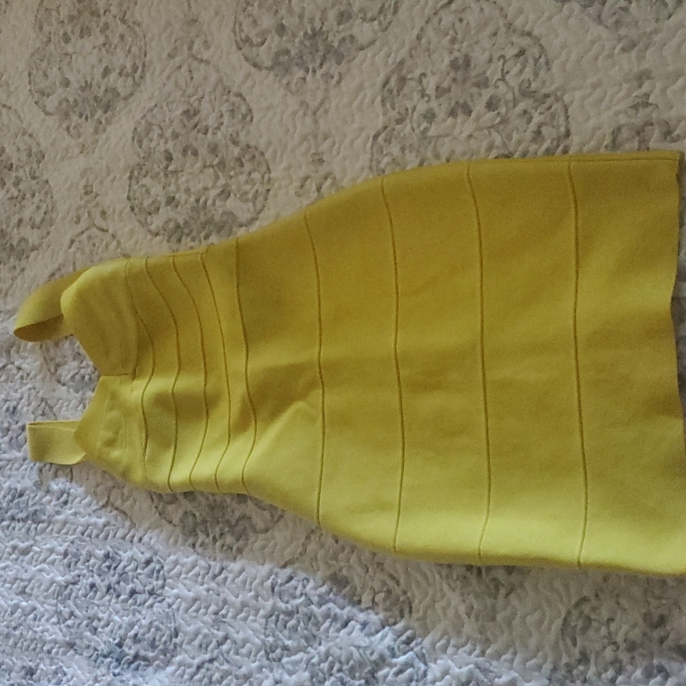 Yellow strectch short dress